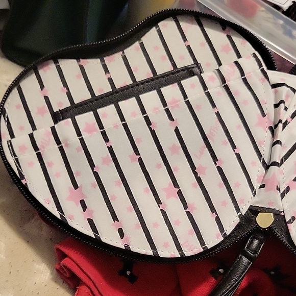 Love Moschino Heart-Shaped Black and Cream Clutch - Picture 7 of 7